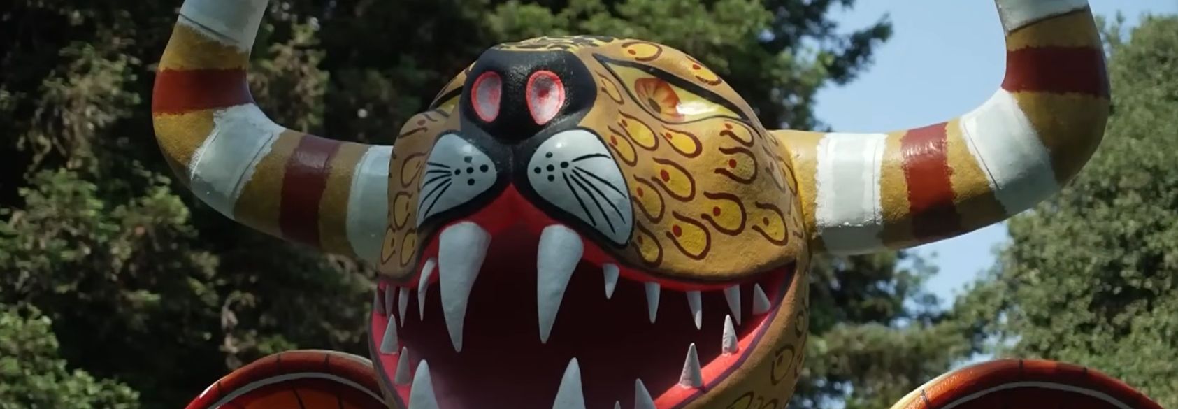 Tour of Giant, Brightly Colored Creatures Celebrates Artistic Heritage of Oaxaca