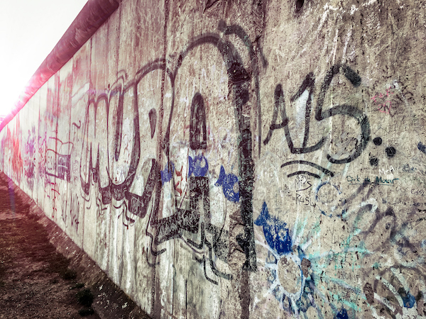 The Cold War ; 1945 - 1963